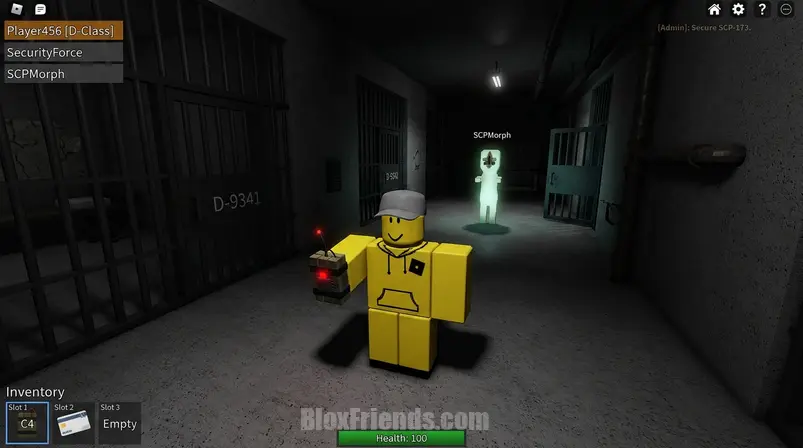 Screenshot de personagem Roblox blocky em corredor de prisão com C4 em SCP Roleplay Morphs.
